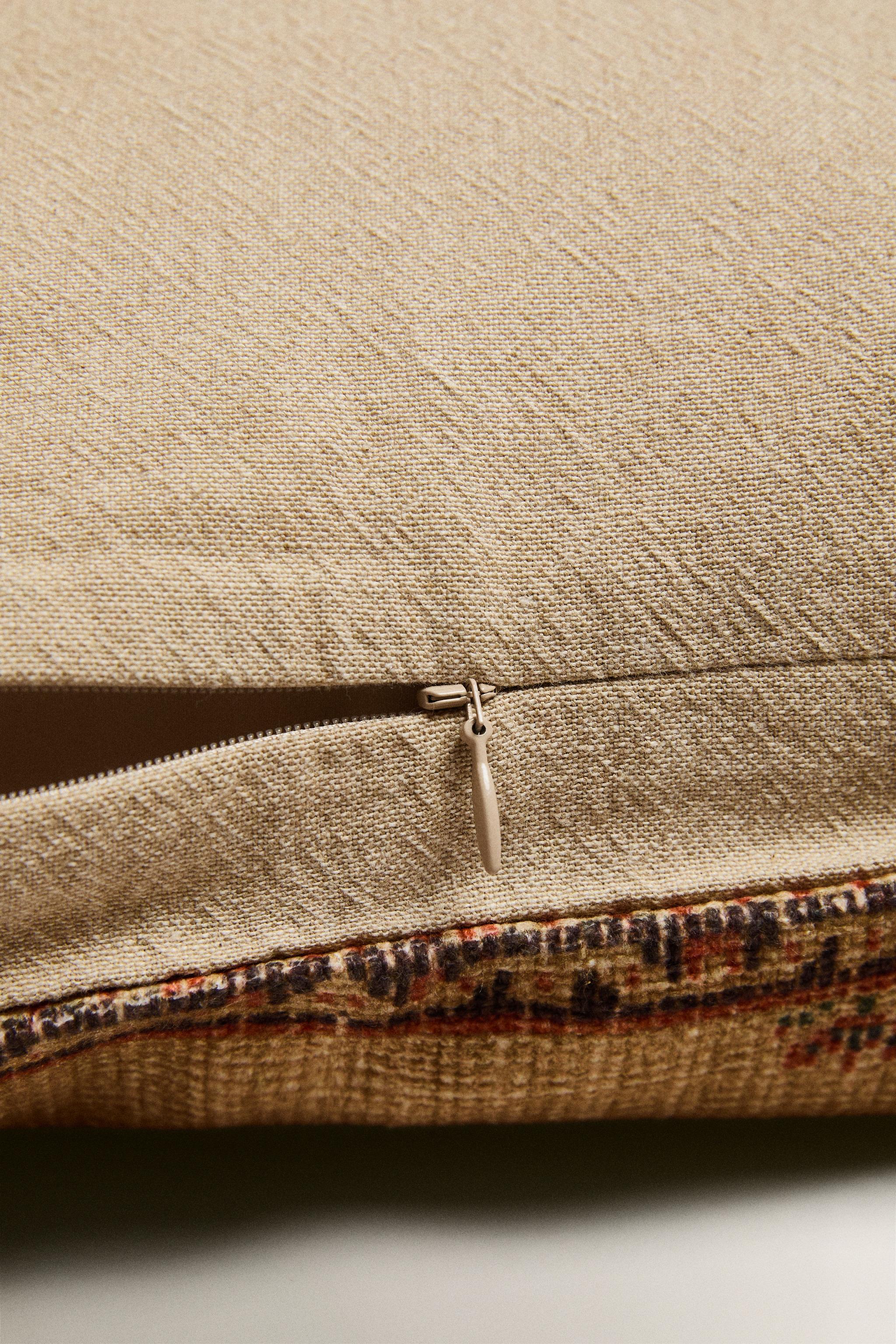 FLORAL DETAIL THROW PILLOW COVER